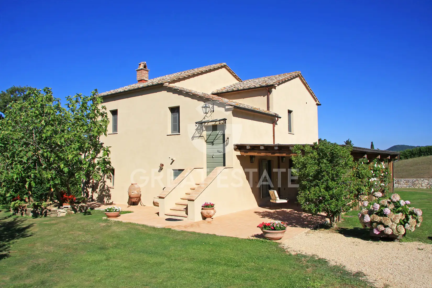 House 195m² in Italy, Siena. Priced at 1550000€ rent photo-5