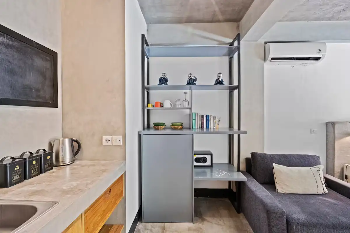 Flat 27m² in Indonesia, Seminyak. Priced at 100000$ rent photo-2
