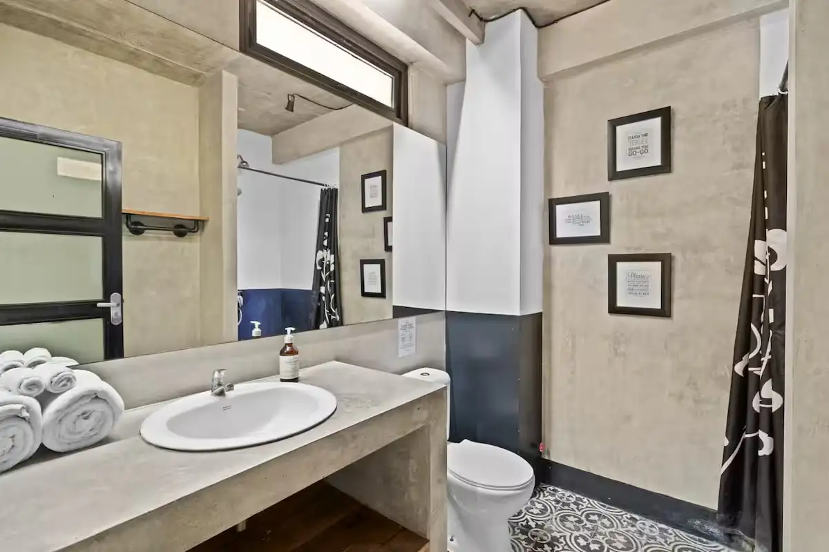 Flat 27m² in Indonesia, Seminyak. Priced at 100000$ rent photo-3