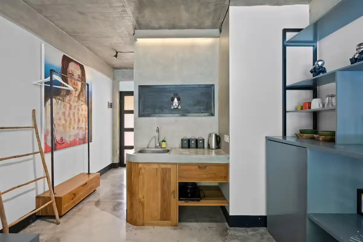 Flat 27m² in Indonesia, Seminyak. Priced at 100000$ rent photo-5