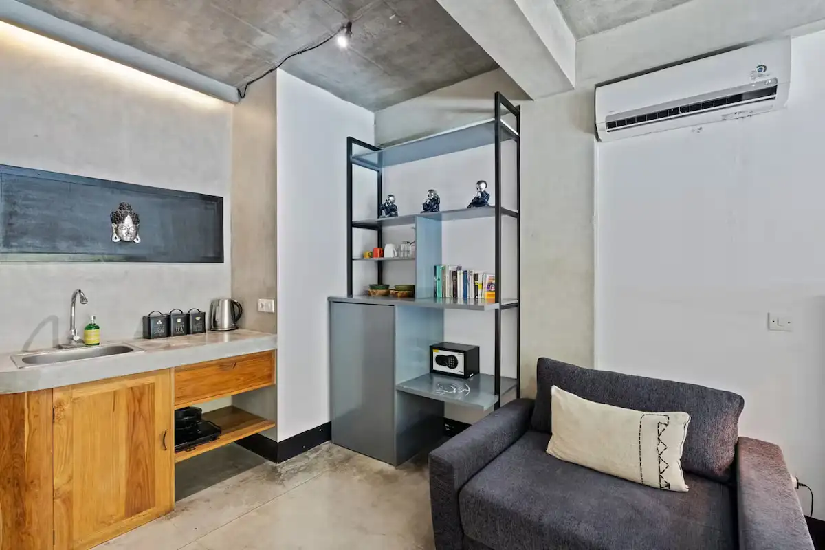 Flat 27m² in Indonesia, Seminyak. Priced at 100000$ rent photo-6