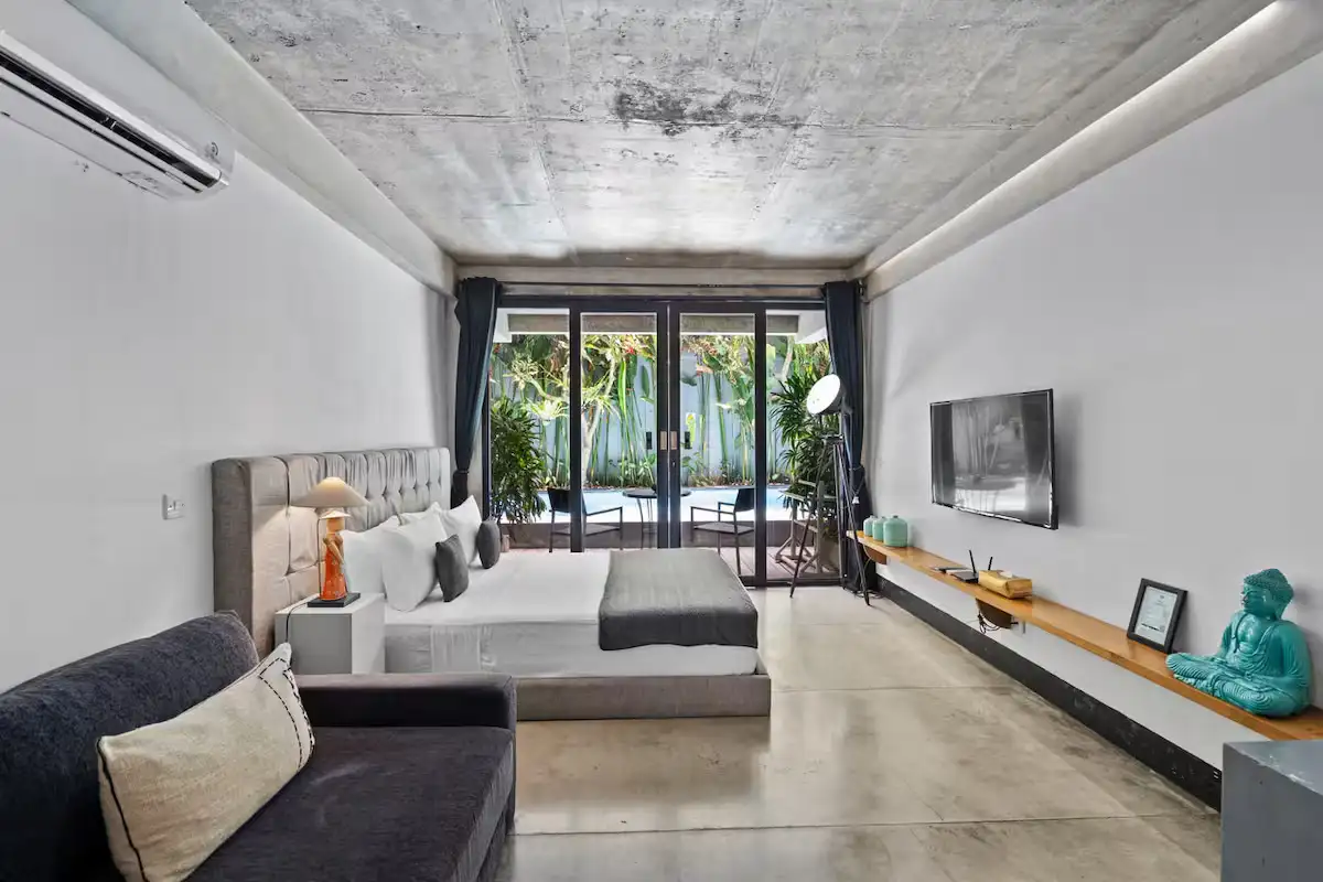 Flat 27m² in Indonesia, Seminyak. Priced at 100000$ rent photo-8