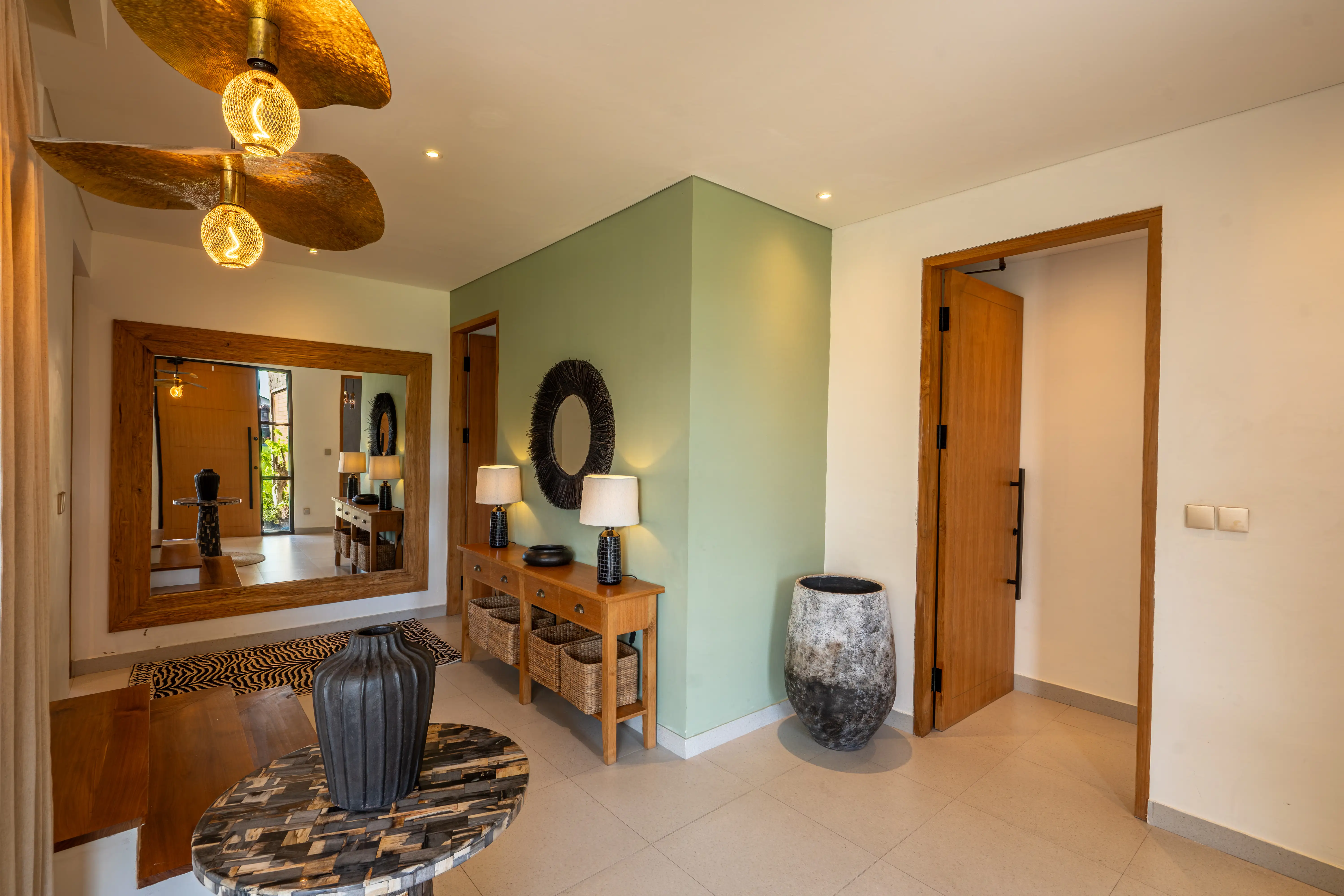 Villa 248m² in Indonesia, Canggu. Priced at 418000$ rent photo-17