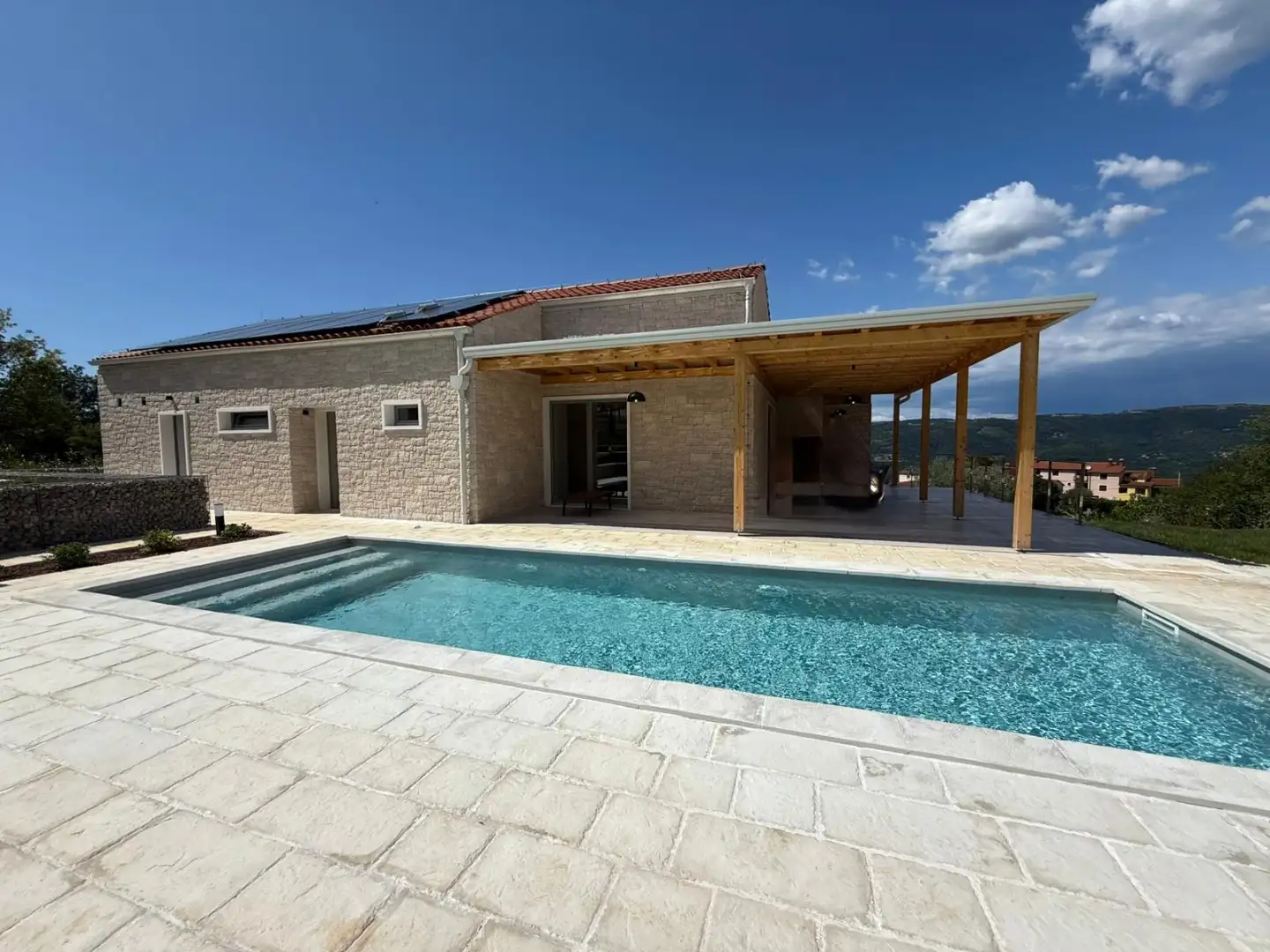 Villa 201m² in Croatia, Motovun. Priced at 760000€ rent photo-3