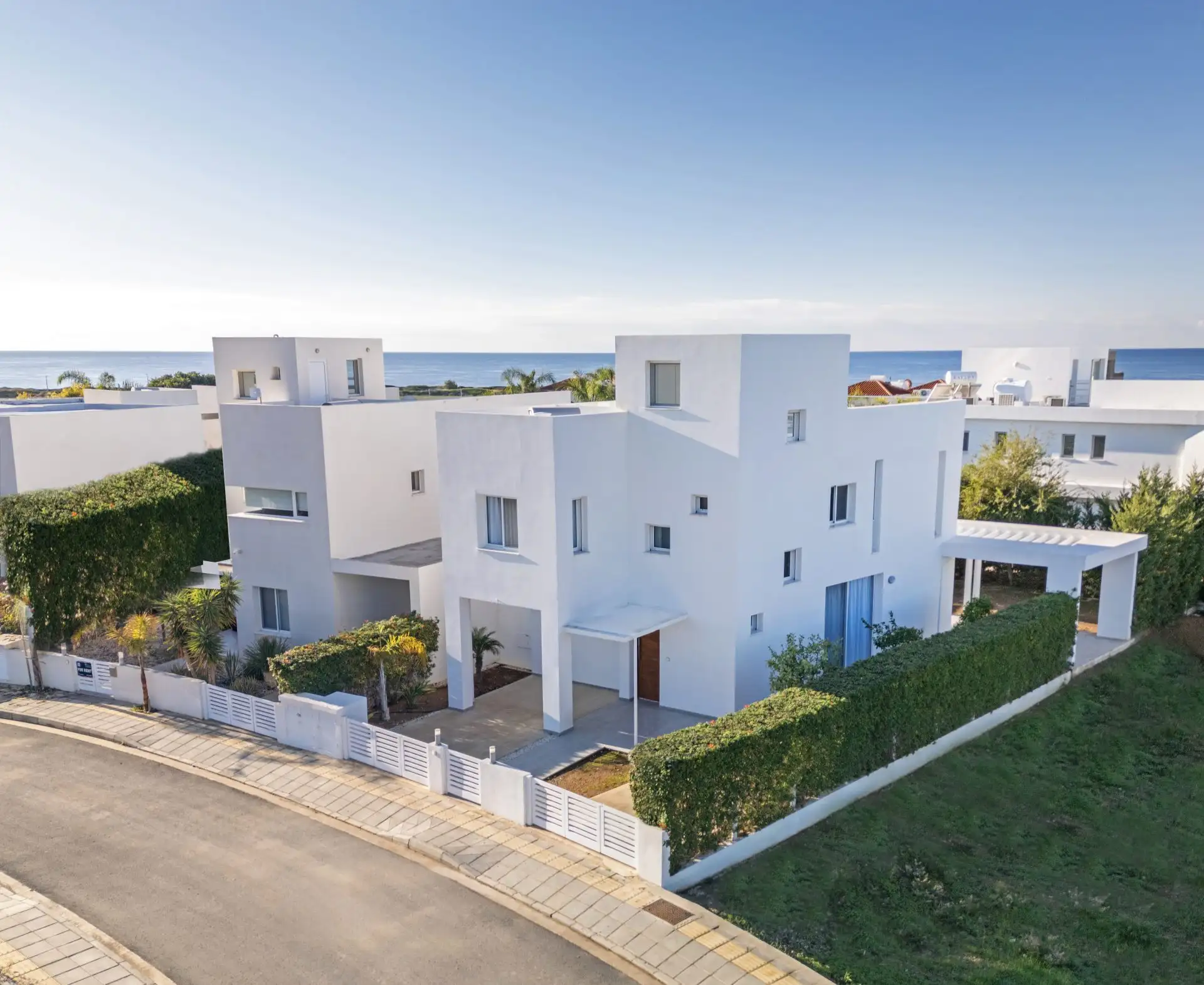 Villa 90m² in Cyprus, Coral Bay. Priced at 998500€ rent photo-1