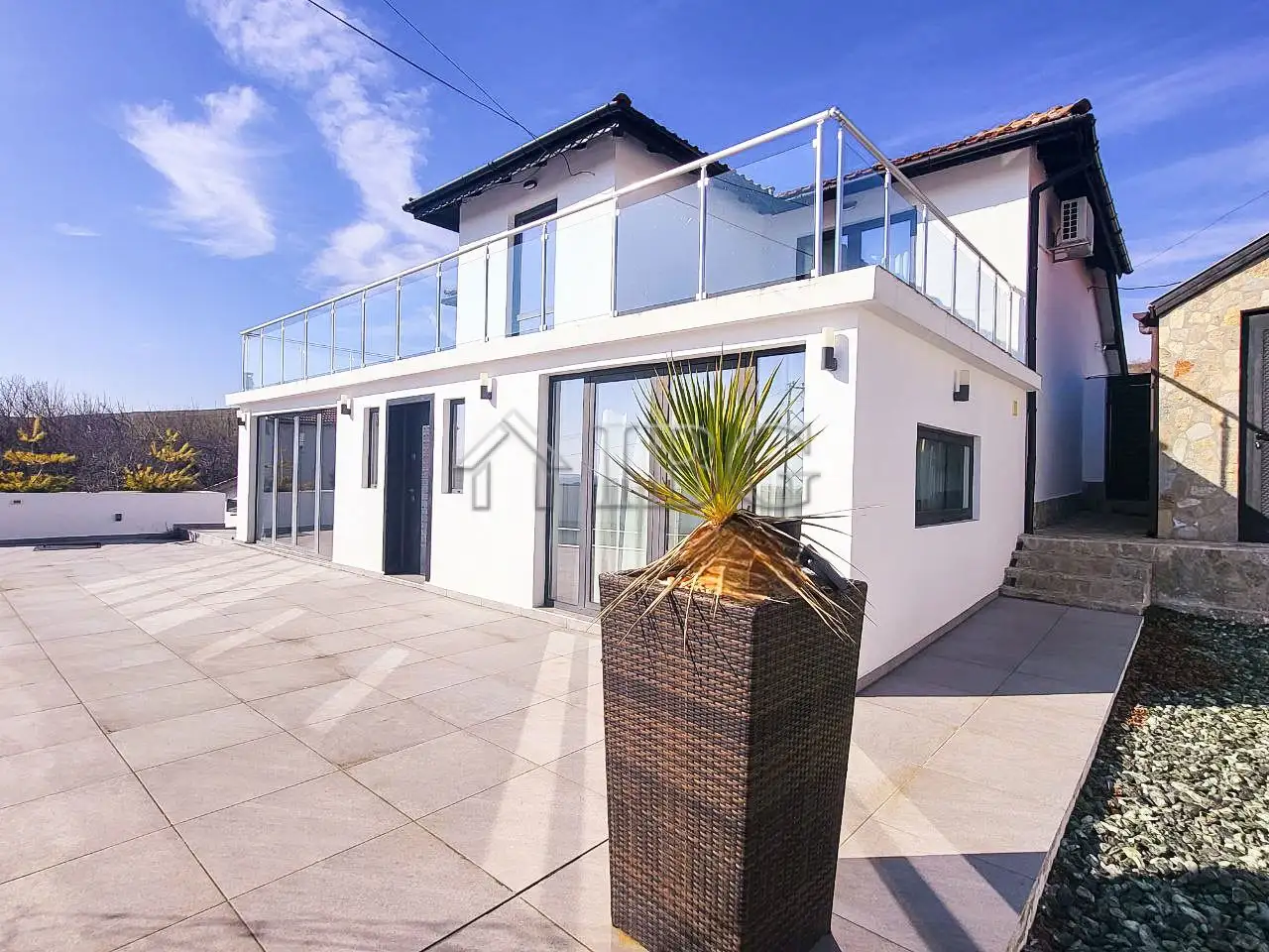 House 238m² in Bulgaria, Kableshkovo. Priced at 349000€ rent photo-1