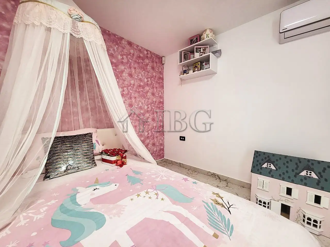 House 238m² in Bulgaria, Kableshkovo. Priced at 349000€ rent photo-16