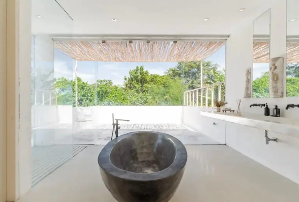 Villa 400m² in Indonesia, Canggu. Priced at 1300000$ rent photo-13