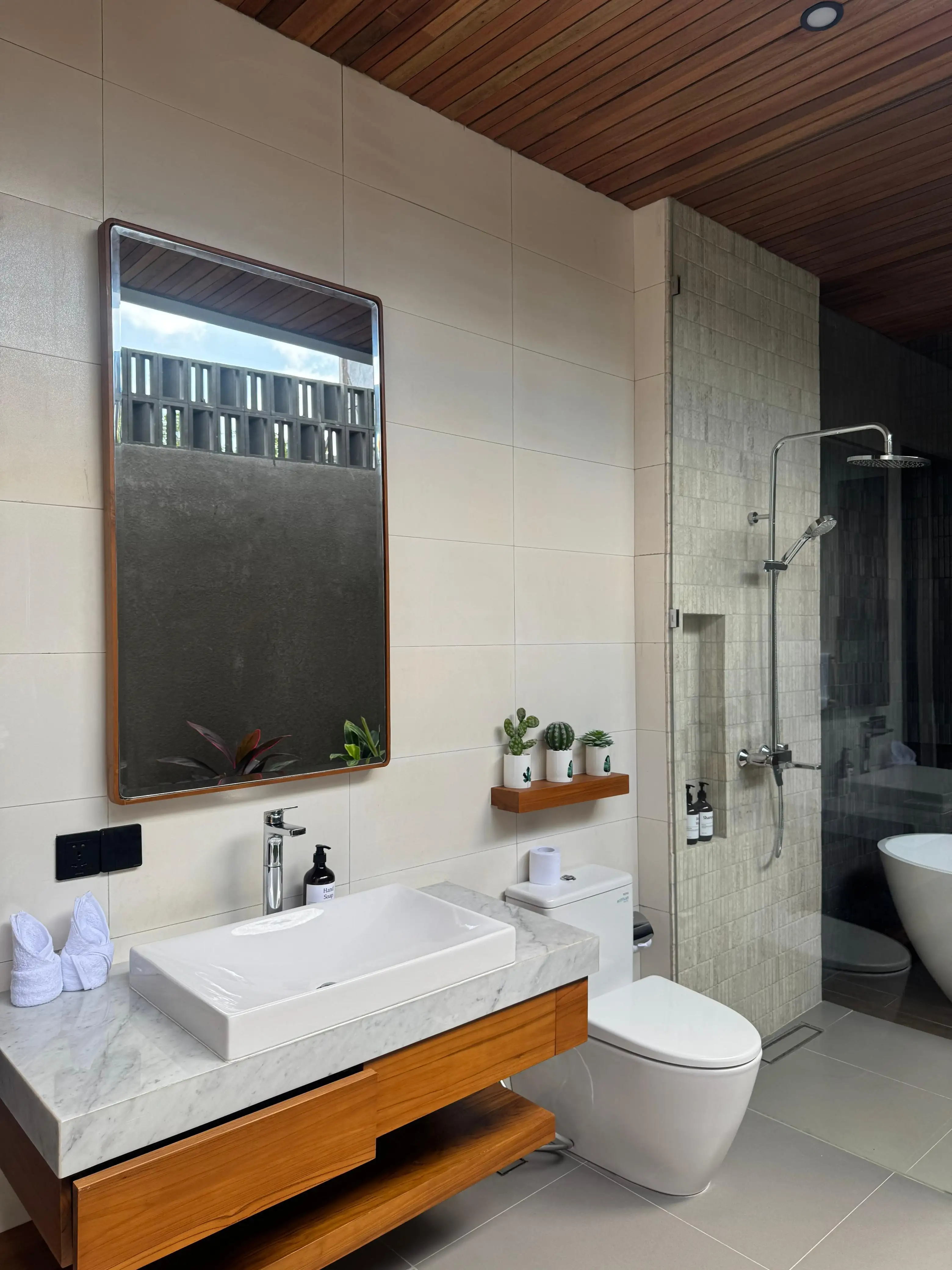 Villa 250m² in Indonesia, Canggu. Priced at 61585$ rent photo-12