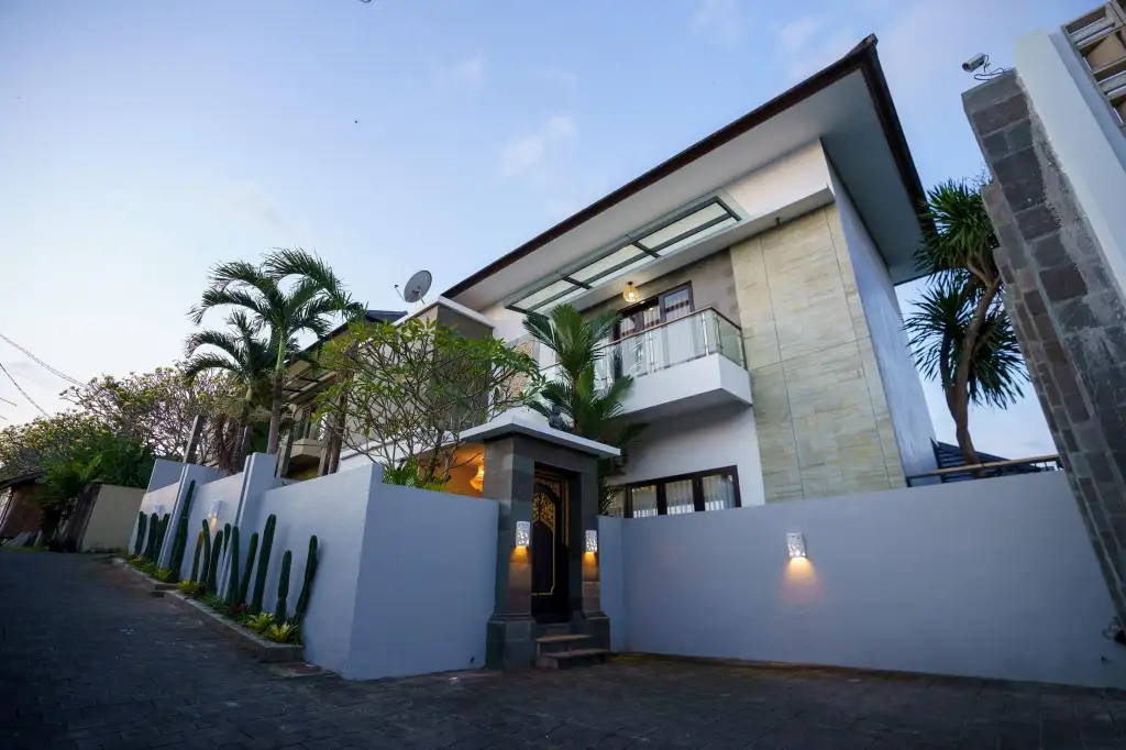 Villa 250m² in Indonesia, Canggu. Priced at 15400$ rent photo-1