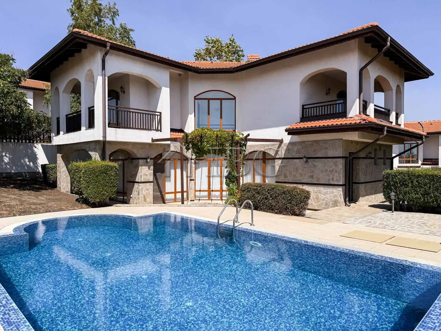 House 179m² in Bulgaria, Aheloy. Priced at 190000€ rent photo-1