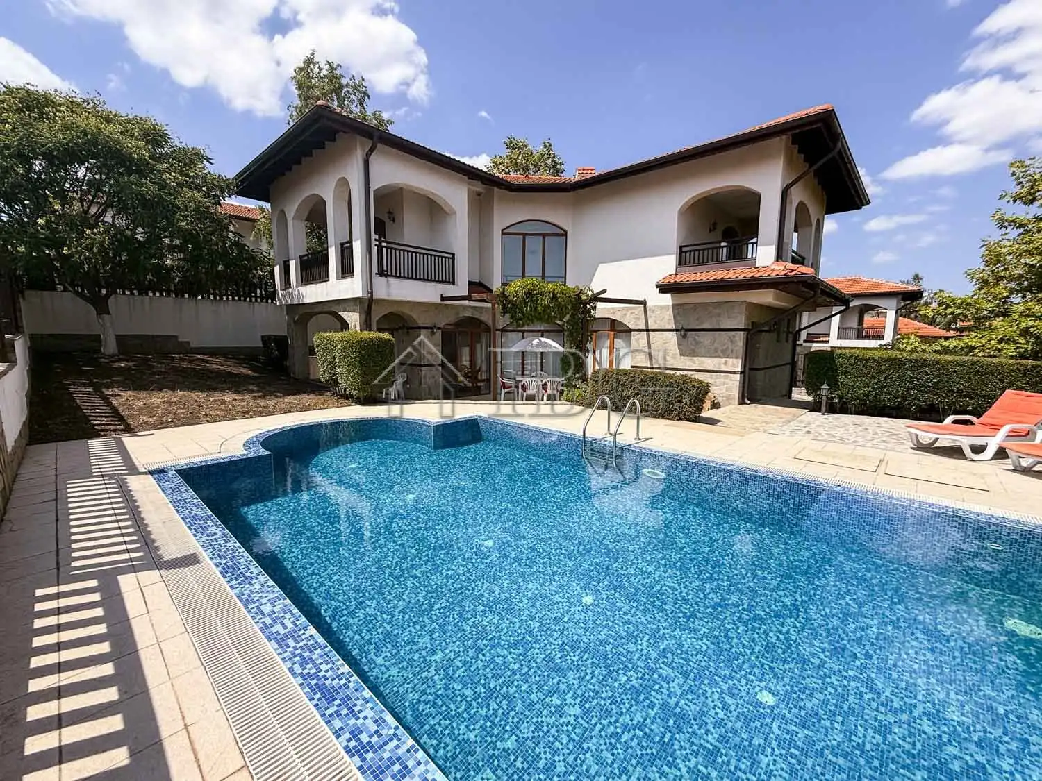 House 179m² in Bulgaria, Aheloy. Priced at 190000€ rent photo-4