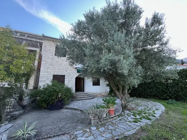 House 175m² in Montenegro, Dobrota. Priced at 1050000€ rent photo-21