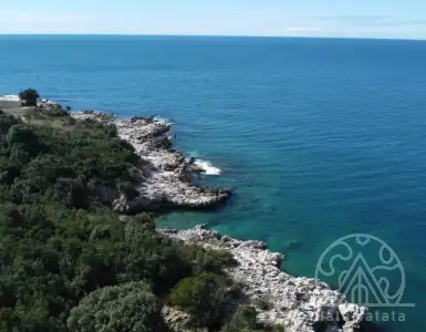 Buy in Montenegro for 1323350€