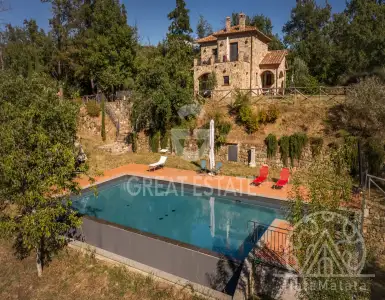 Buy in Italy for 750000€