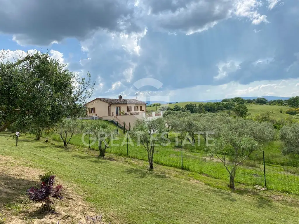House 1765m² in Italy, Perugia. Priced at 1580000€ rent photo-3