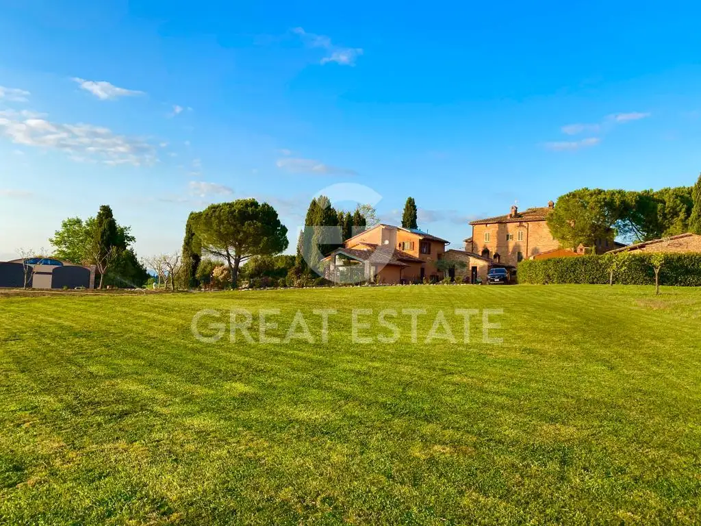 House 1765m² in Italy, Perugia. Priced at 1580000€ rent photo-7