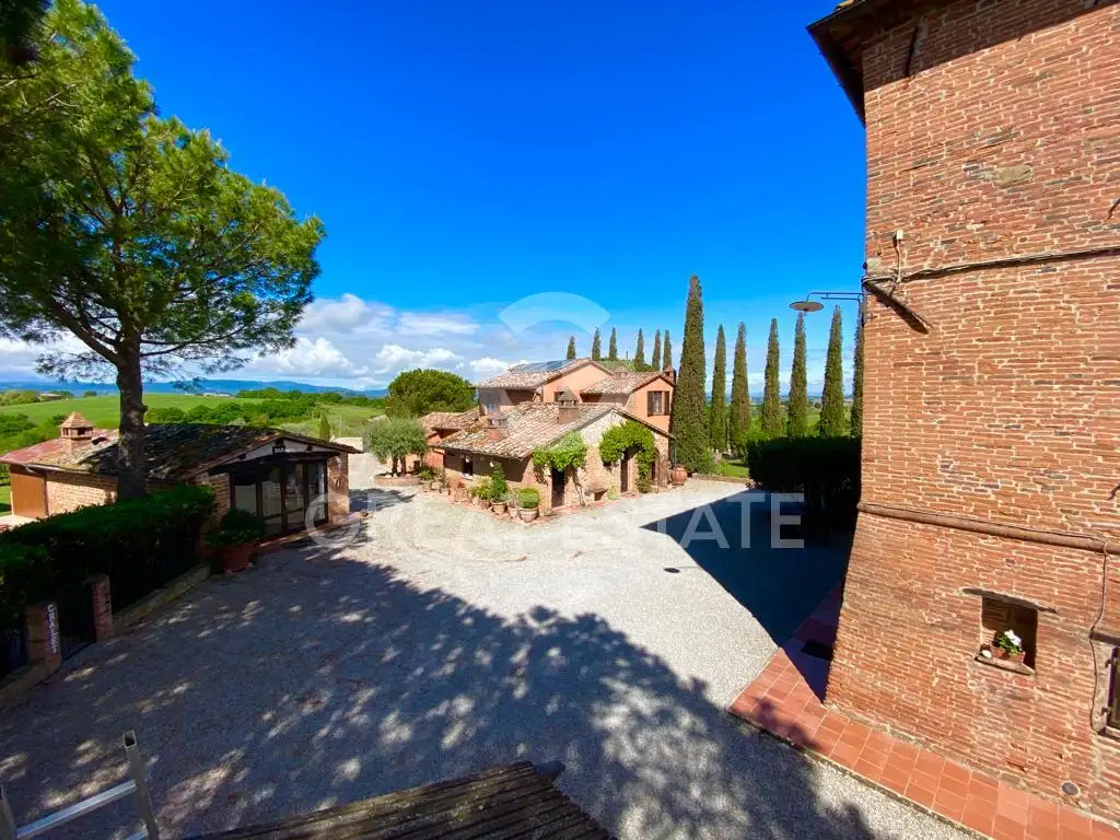 House 1765m² in Italy, Perugia. Priced at 1580000€ rent photo-8
