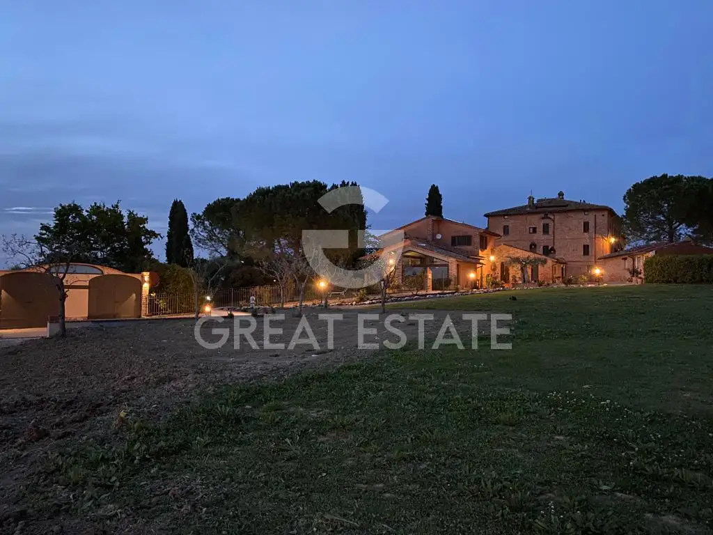 House 1765m² in Italy, Perugia. Priced at 1580000€ rent photo-9