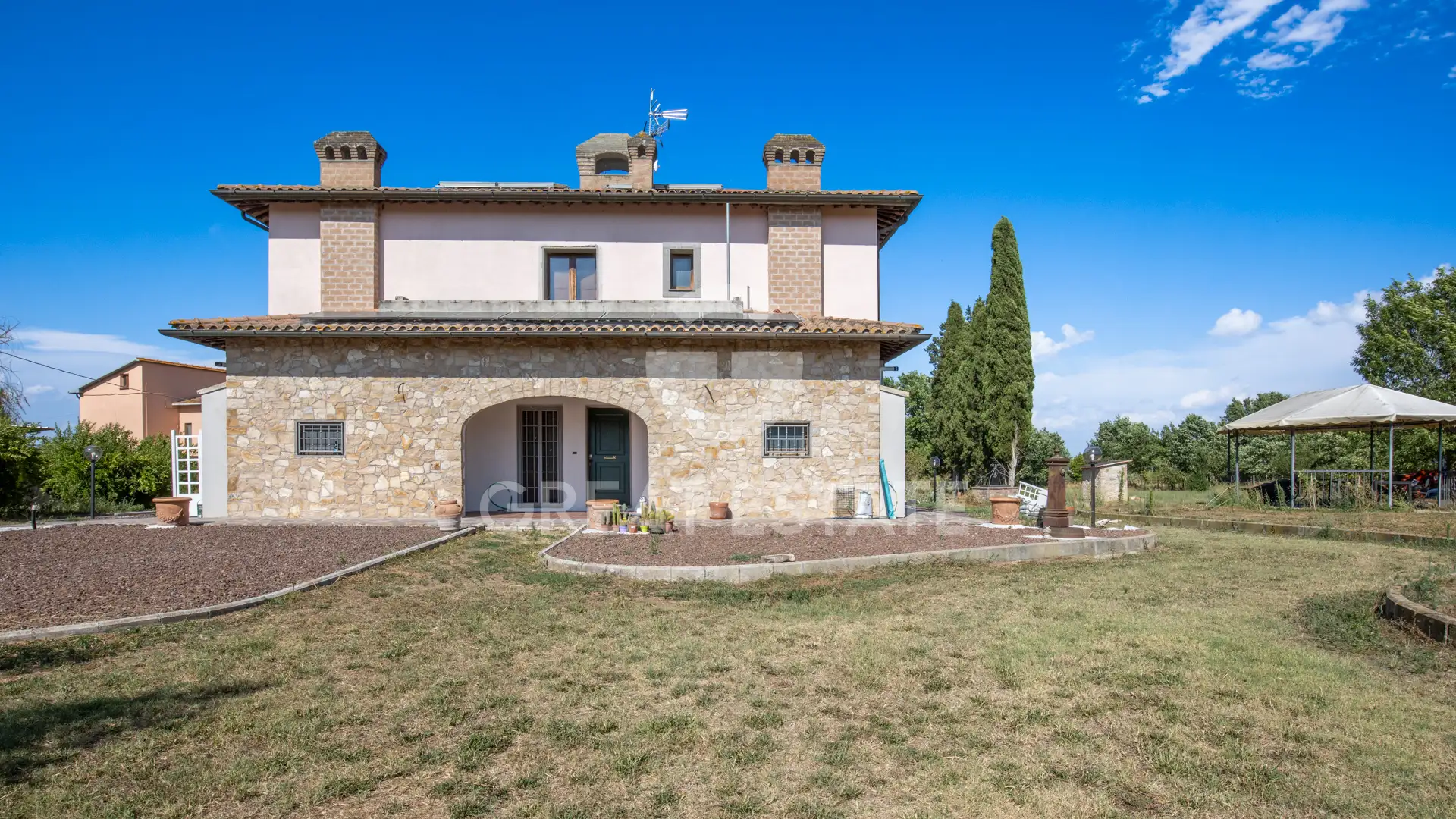 House 325m² in Italy, Perugia. Priced at 510000€ rent photo-4