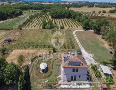Buy in Italy for 510000€