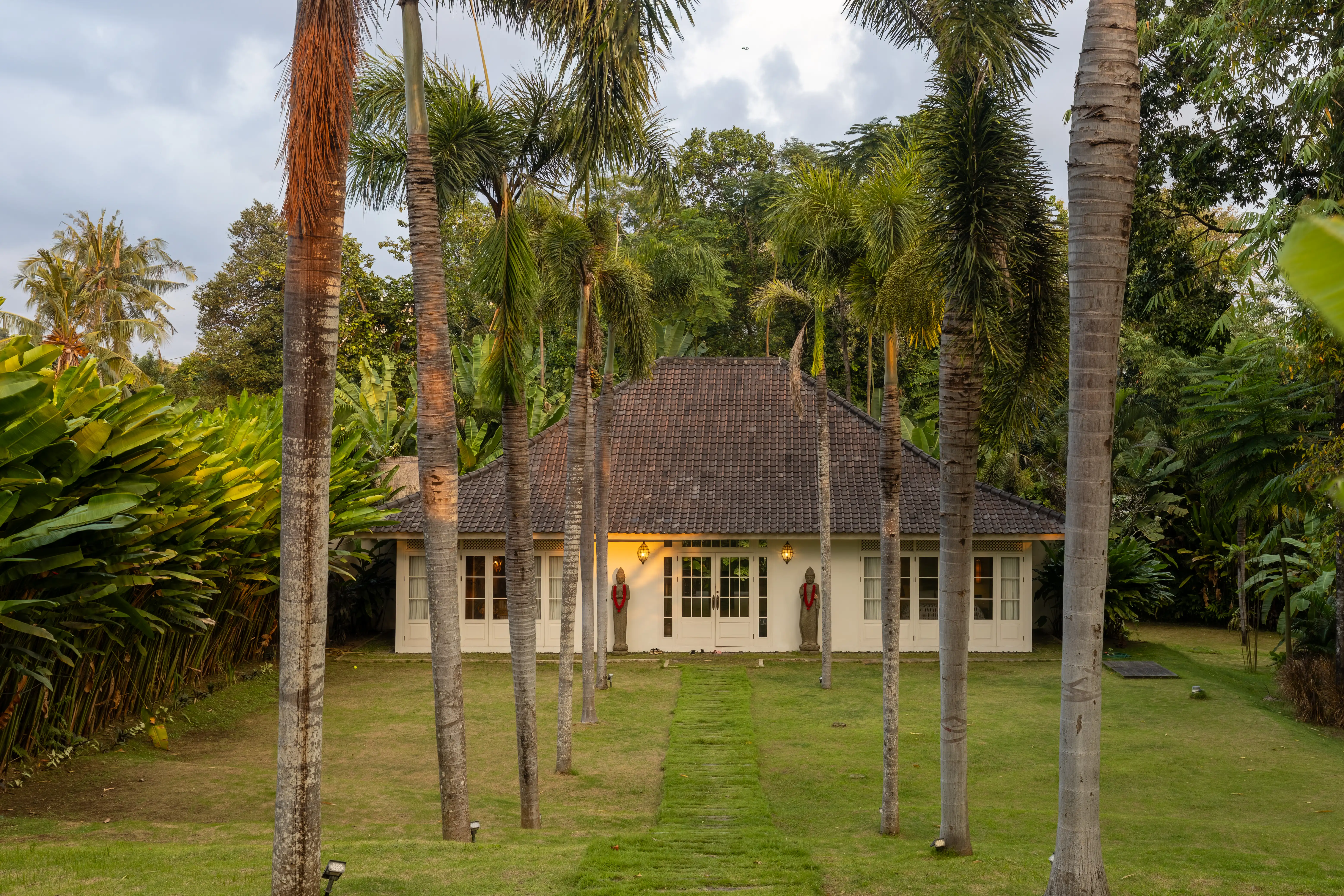 Villa 300m² in Indonesia, Canggu. Priced at 995000$ rent photo-18