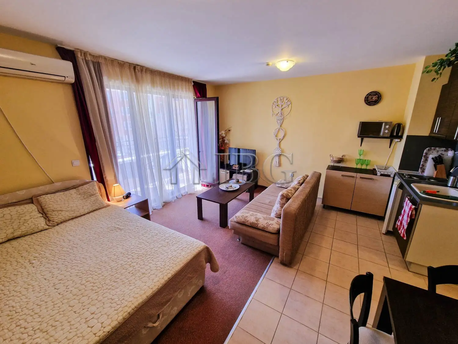 Flat 64m² in Bulgaria, Aheloy. Priced at 76000€ rent photo-4