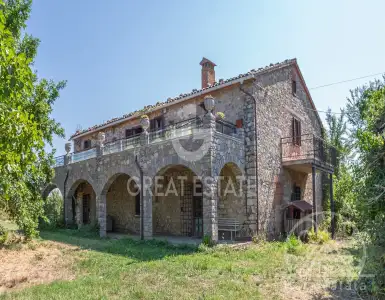 Buy in Italy for 590000€