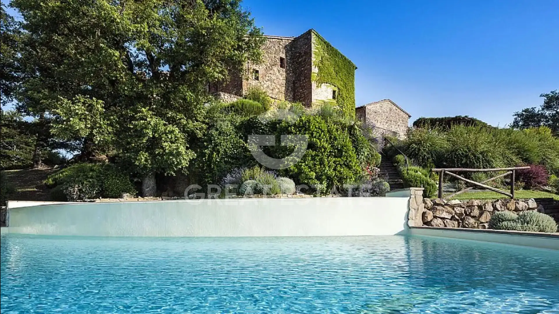 House 1168m² in Italy, Siena. Priced at 2700000€ rent photo-1