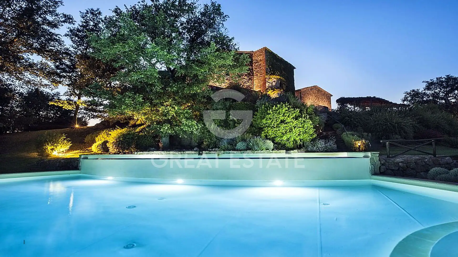 House 1168m² in Italy, Siena. Priced at 2700000€ rent photo-4