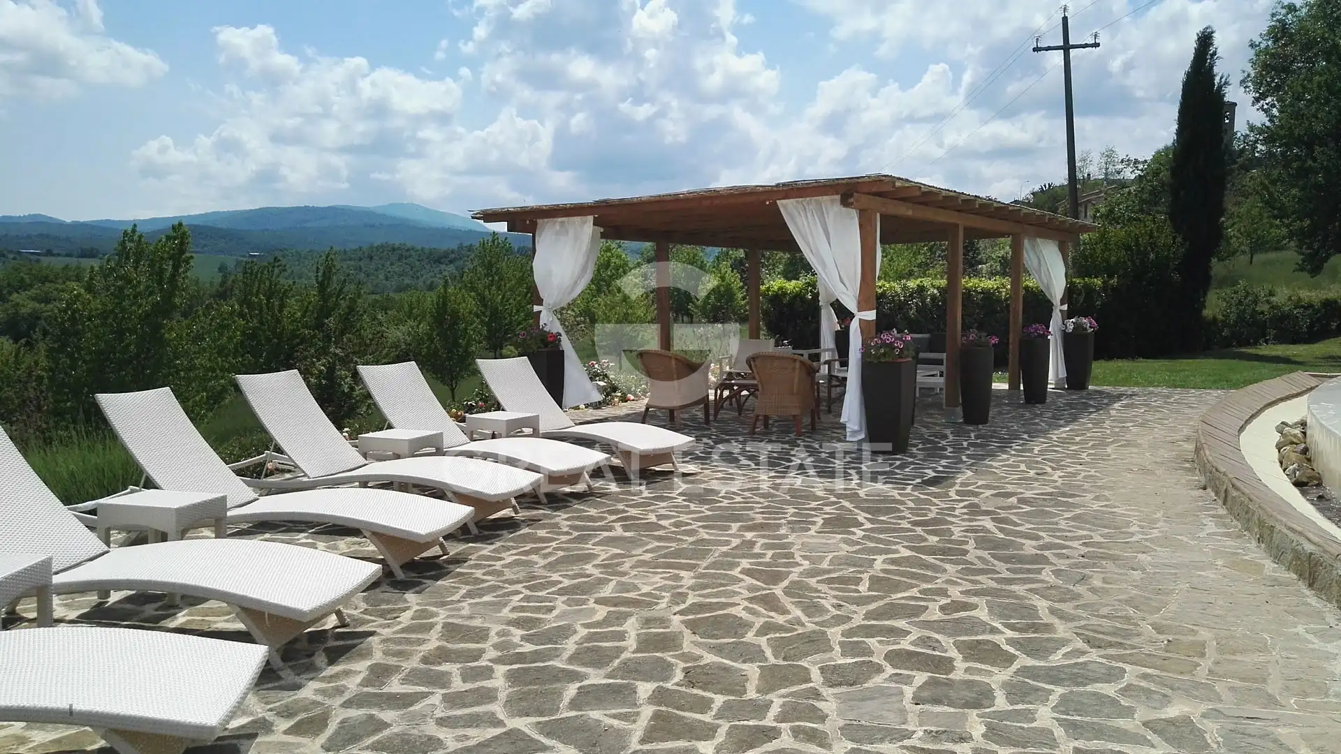 House 1168m² in Italy, Siena. Priced at 2700000€ rent photo-13