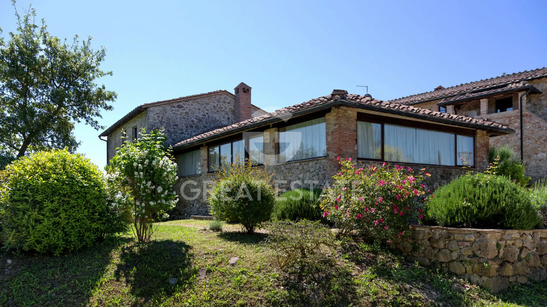 House 1168m² in Italy, Siena. Priced at 2700000€ rent photo-14