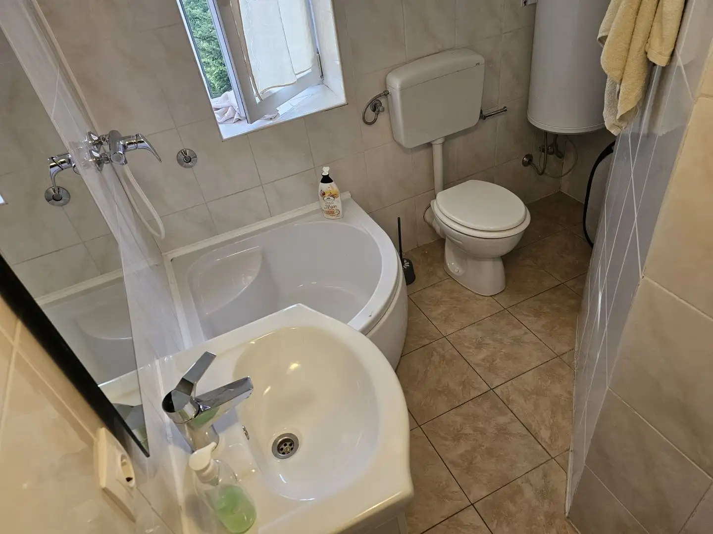 Hotels 400m² in Croatia, Banjol. Priced at 675000€ rent photo-25