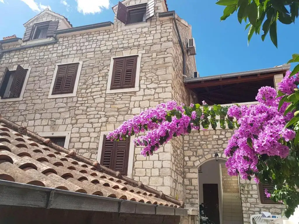 Hotels 450m² in Croatia, Supetar. Priced at 1650000€ rent photo-5