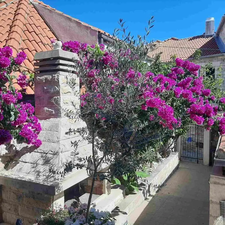 Hotels 450m² in Croatia, Supetar. Priced at 1650000€ rent photo-9
