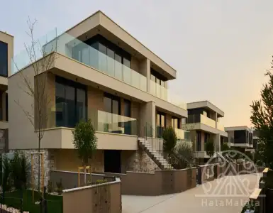 Buy in Croatia for 2146382€