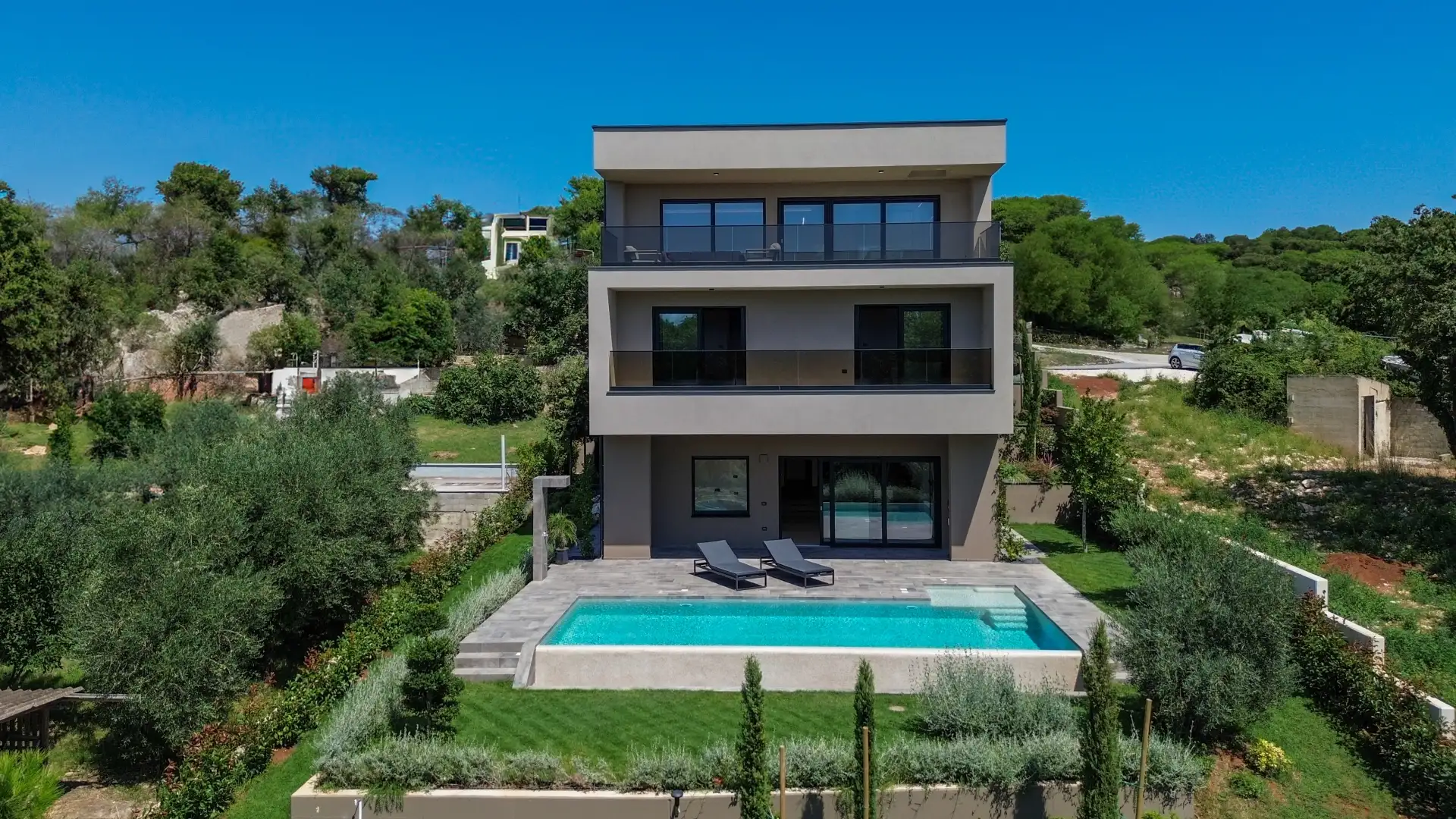 Villa 311m² in Croatia, Medulin. Priced at 2700000€ rent photo-3