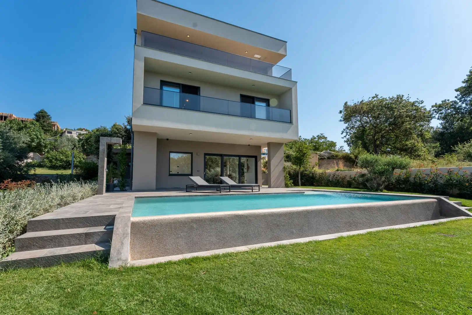 Villa 311m² in Croatia, Medulin. Priced at 2700000€ rent photo-4