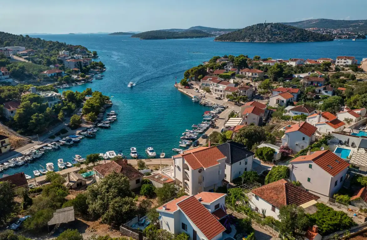 Villa 225m² in Croatia, Rogoznica. Priced at 1900000€ rent photo-2