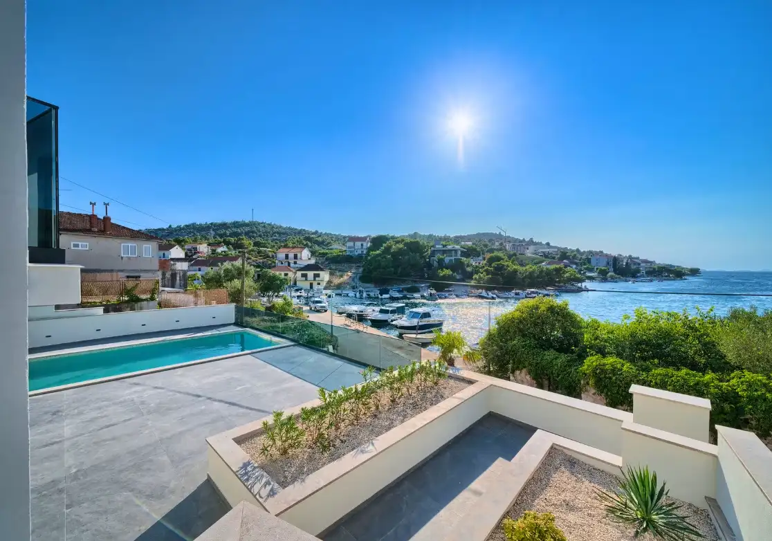 Villa 225m² in Croatia, Rogoznica. Priced at 1900000€ rent photo-6