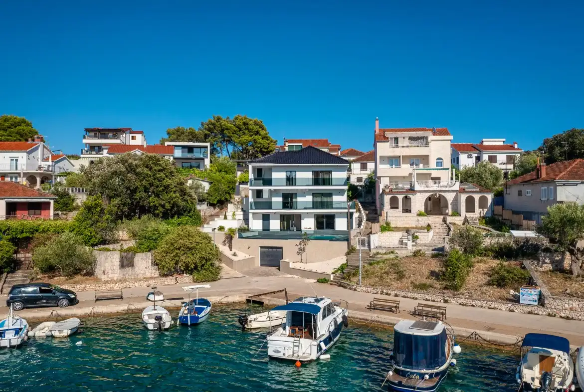 Villa 225m² in Croatia, Rogoznica. Priced at 1900000€ rent photo-15