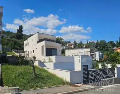 Buy in Croatia for 2370000€