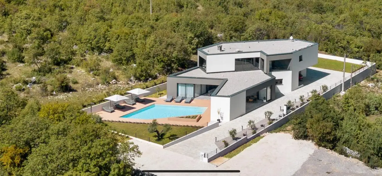 Villa 500m² in Croatia, Labin. Priced at 1765000€ rent photo-2