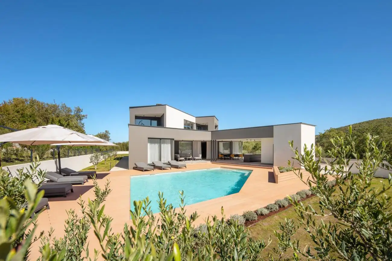 Villa 500m² in Croatia, Labin. Priced at 1765000€ rent photo-6
