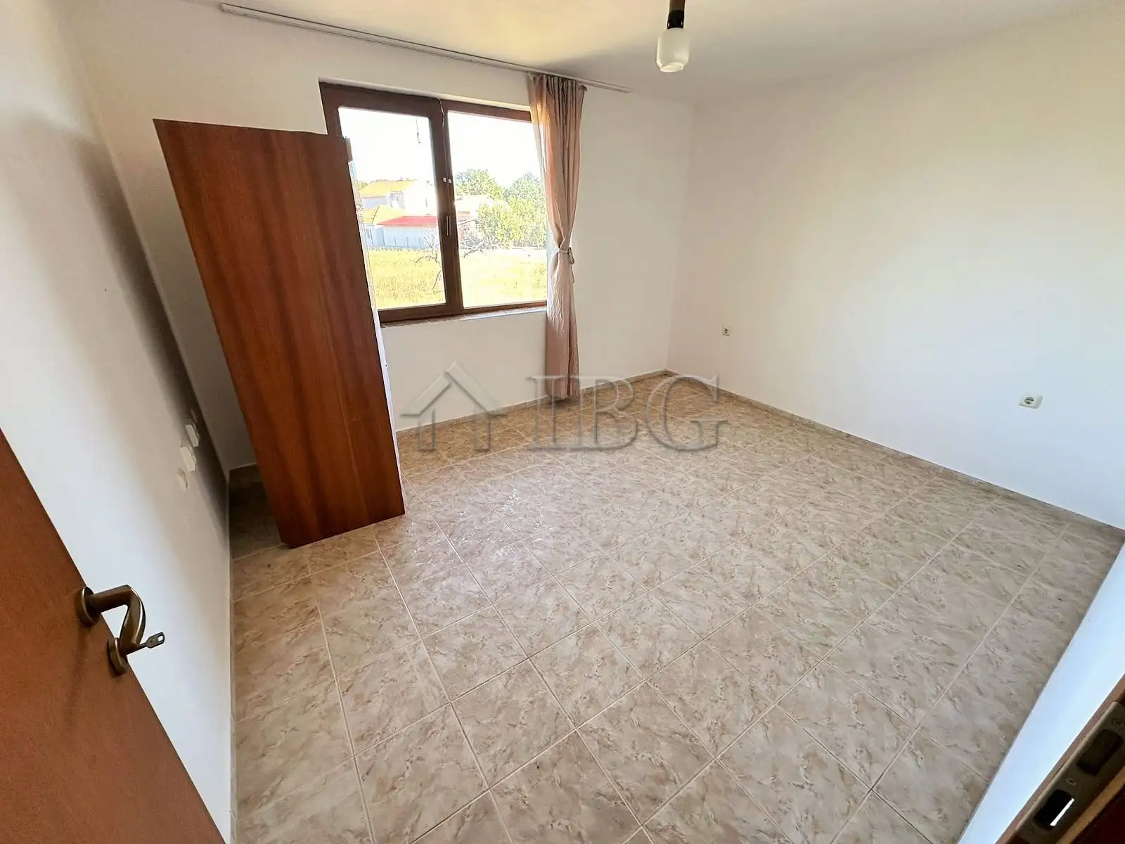 House 132m² in Bulgaria, Poroy. Priced at 72000€ rent photo-12