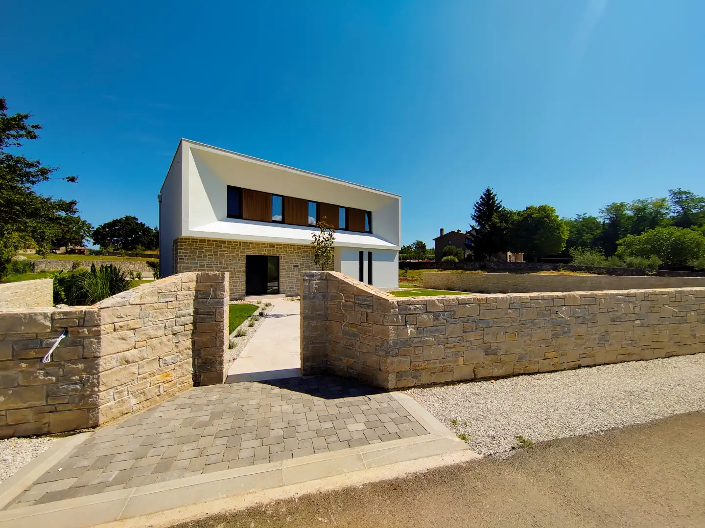 Villa 220m² in Croatia, Tinjan. Priced at 1170000€ rent photo-8