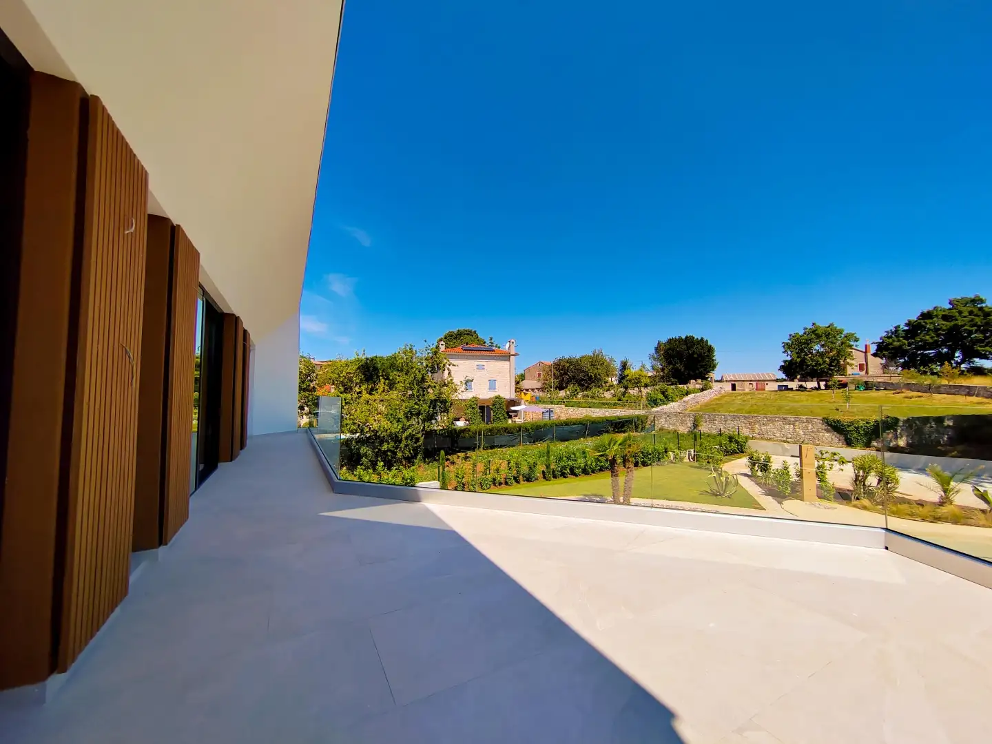 Villa 220m² in Croatia, Tinjan. Priced at 1170000€ rent photo-9