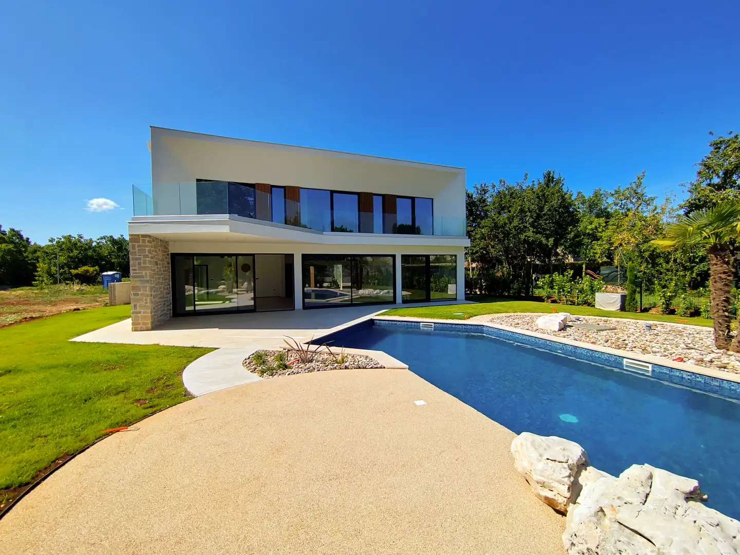 Villa 220m² in Croatia, Tinjan. Priced at 1170000€ rent photo-12