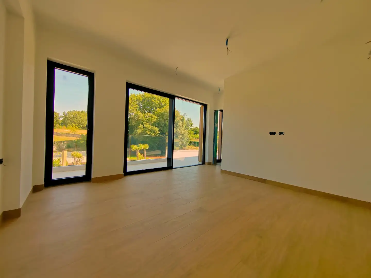 Villa 220m² in Croatia, Tinjan. Priced at 1170000€ rent photo-19