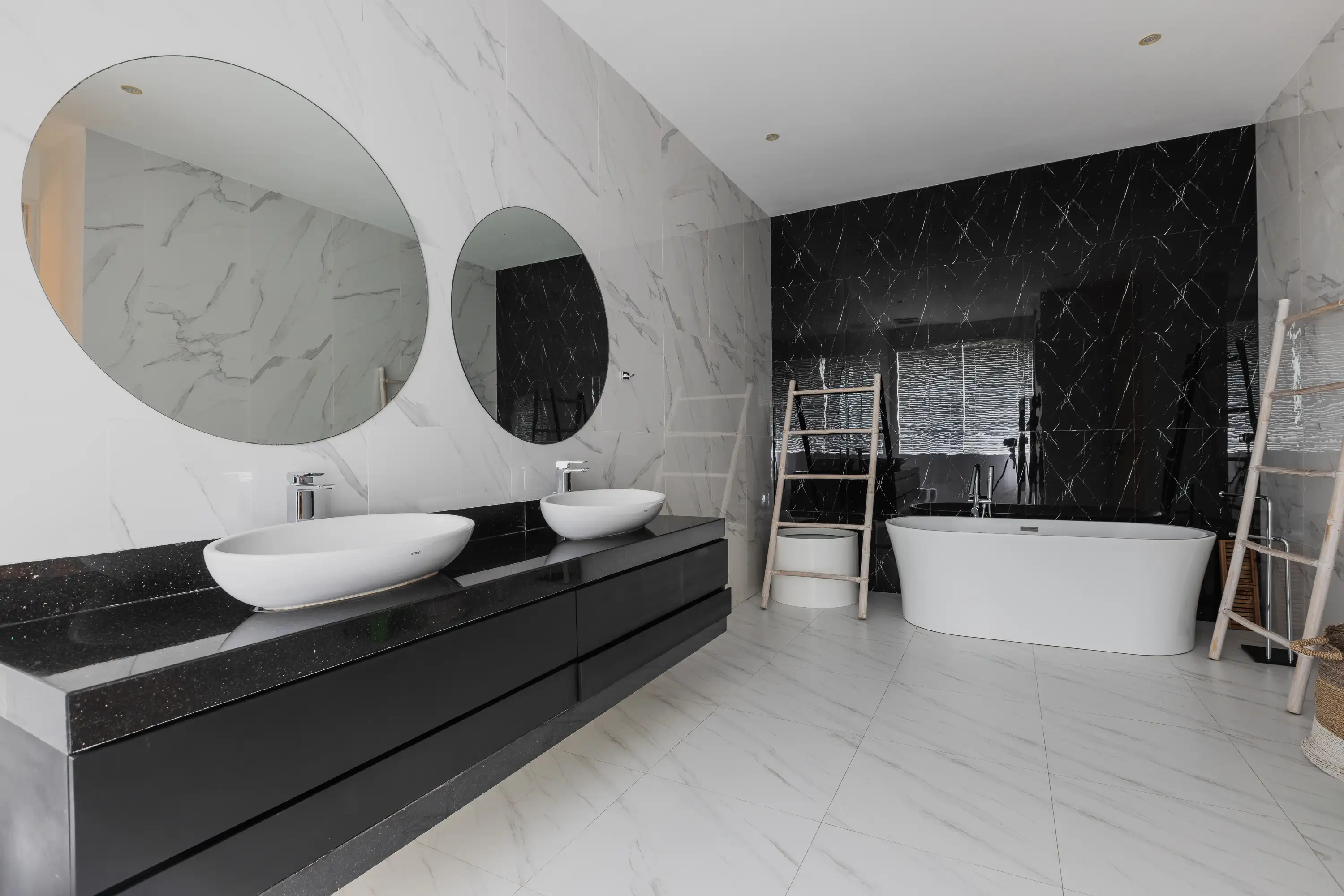 Villa 716m² in Indonesia, Bukit. Priced at 943000$ rent photo-12